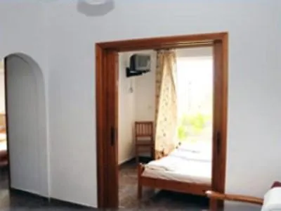 Kaikas & Aparthotel Poros Town